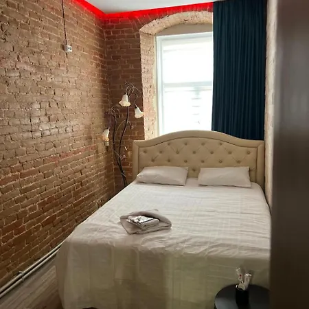 на площі ринок Apartman Lviv