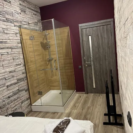 на площі ринок *